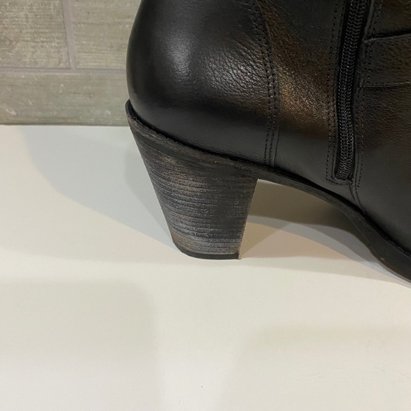 Via Spiga‎ 3 Buckle Black Leather Upper Zip Up Knee Boot Round Toe Size 11M - Picture 9 of 12